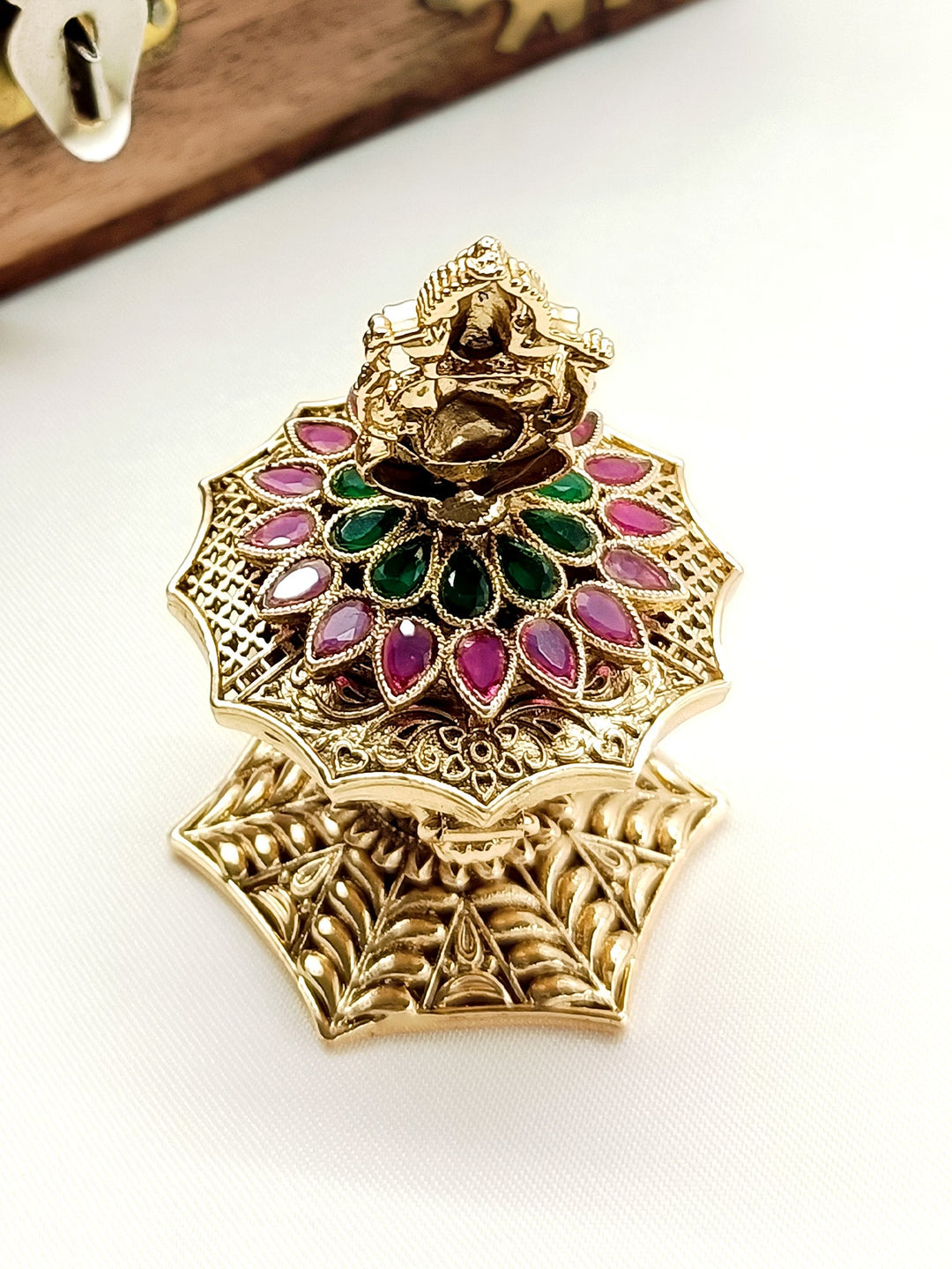 Vanessa R & G Antique Temple Sindoor Dibbi