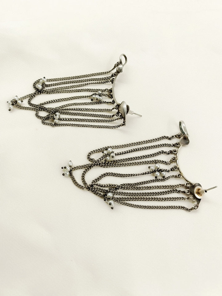 Hafiza White Pearl Oxidized Earring