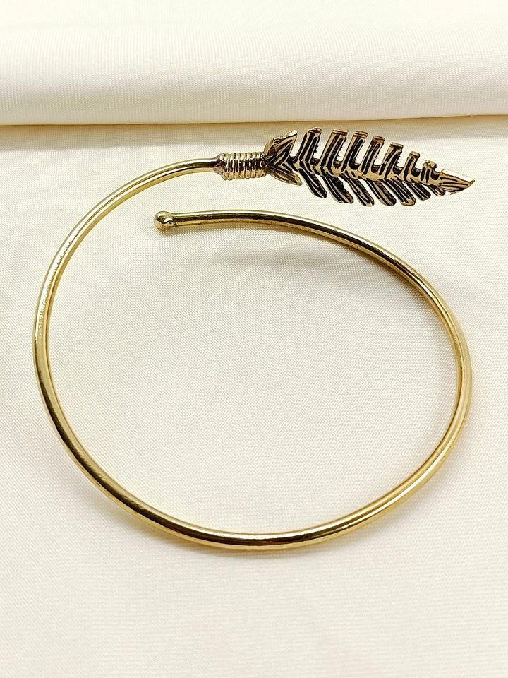 Daniel Golden Leaf Feather Men&