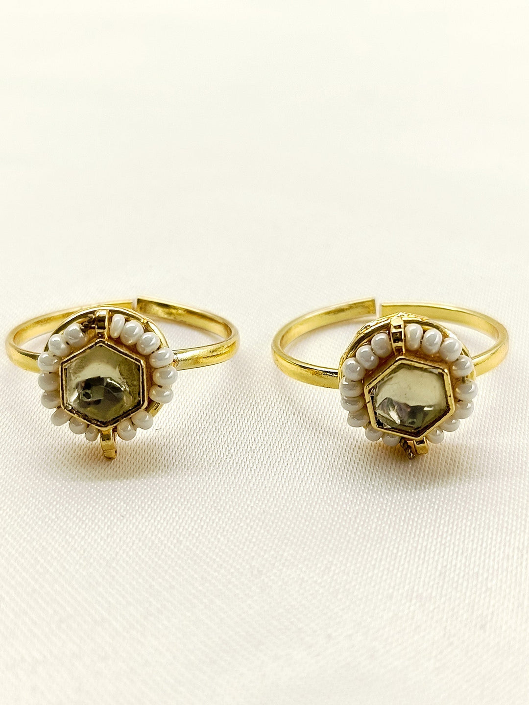 Deaba White Kundan Toe Ring