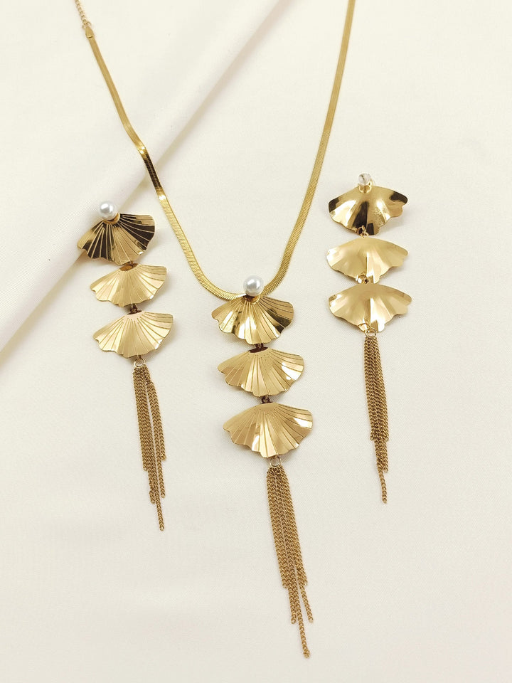 Maysha Golden Western Necklace Set