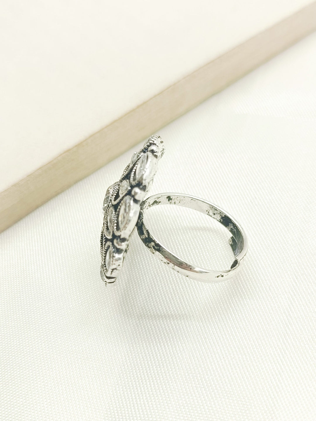 Kanak White Oxidized Finger Ring