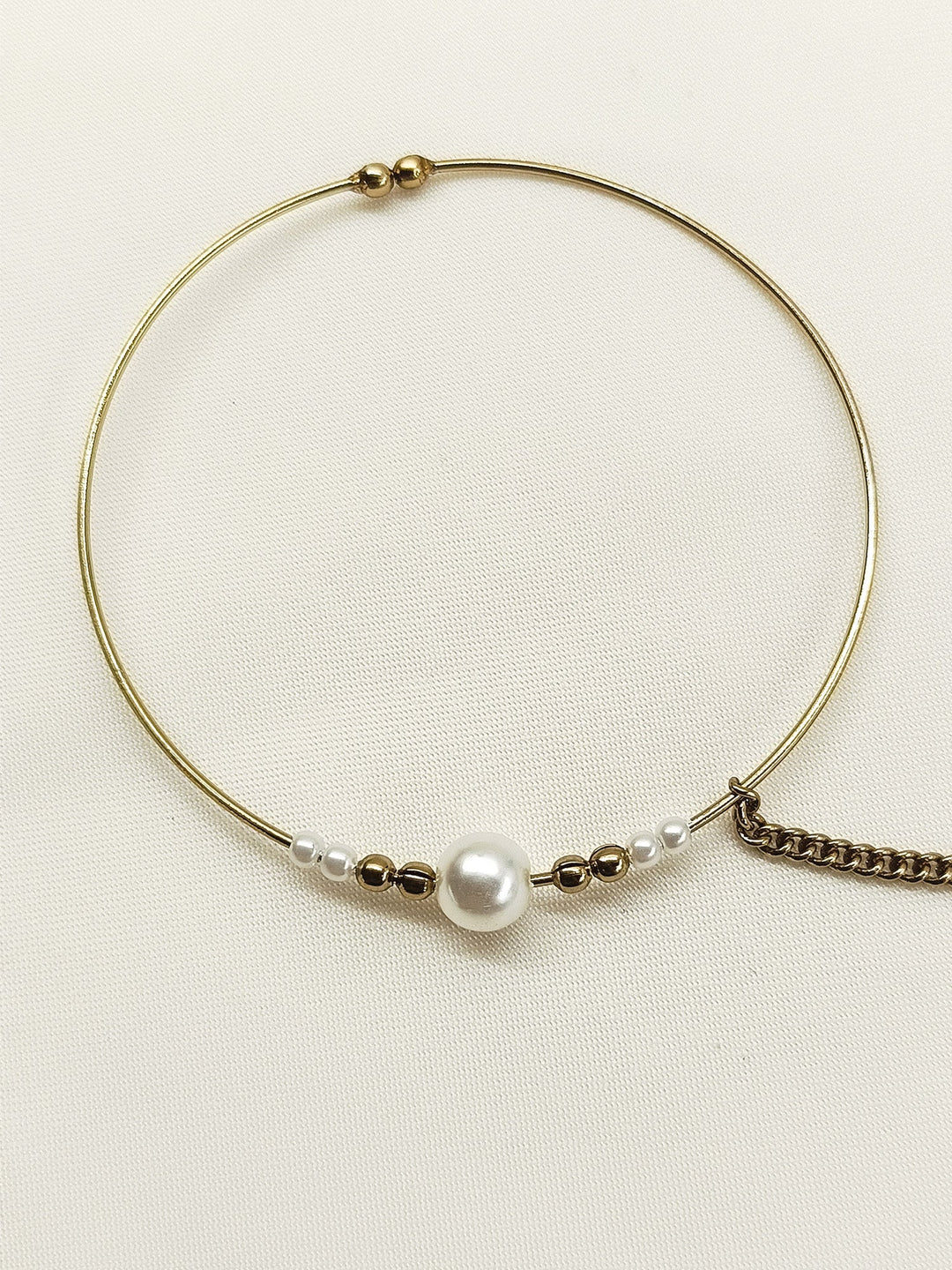 Riyanshika White Pearl Antique Nath