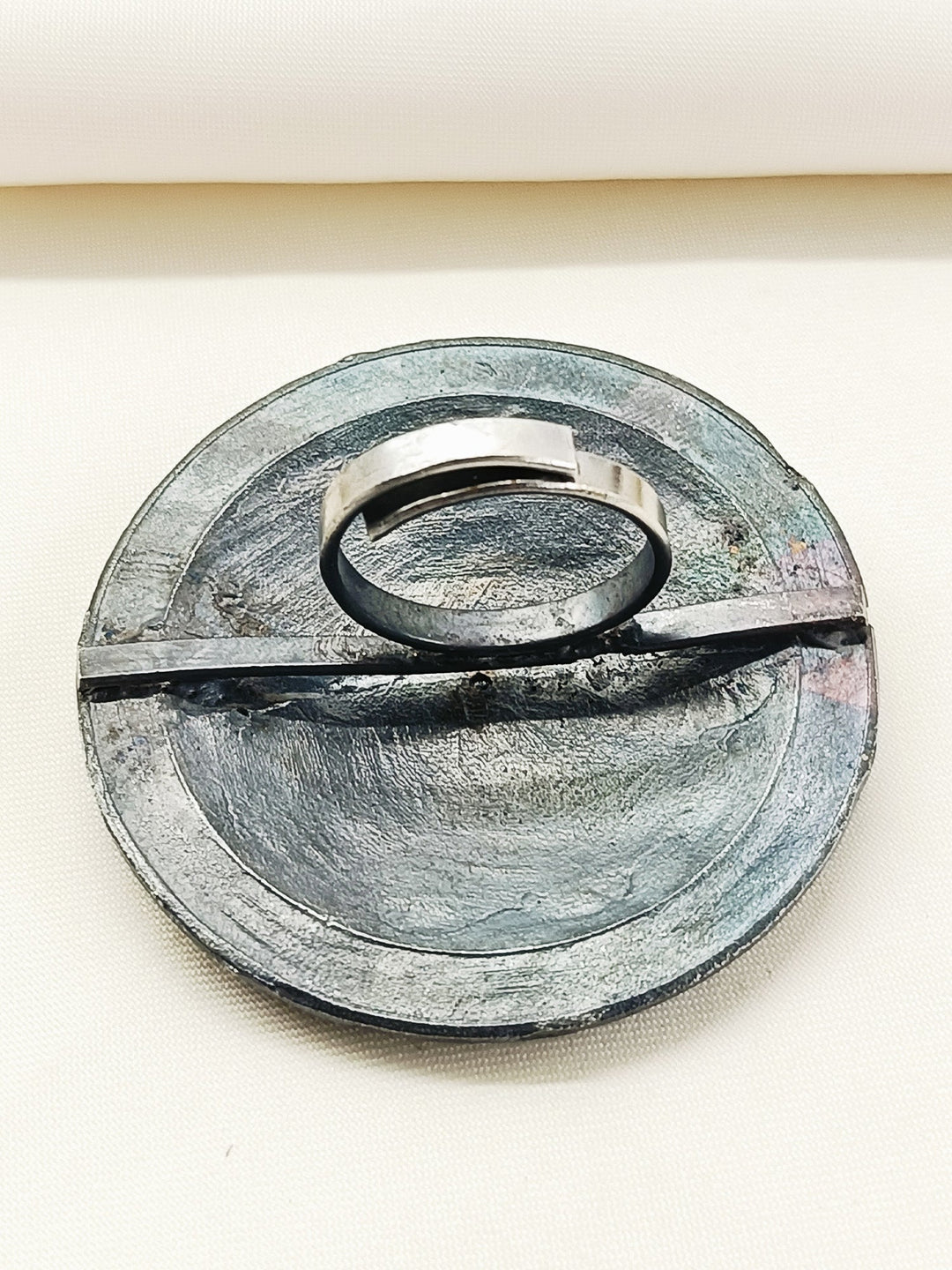 Kisori White Oxidized Finger Ring