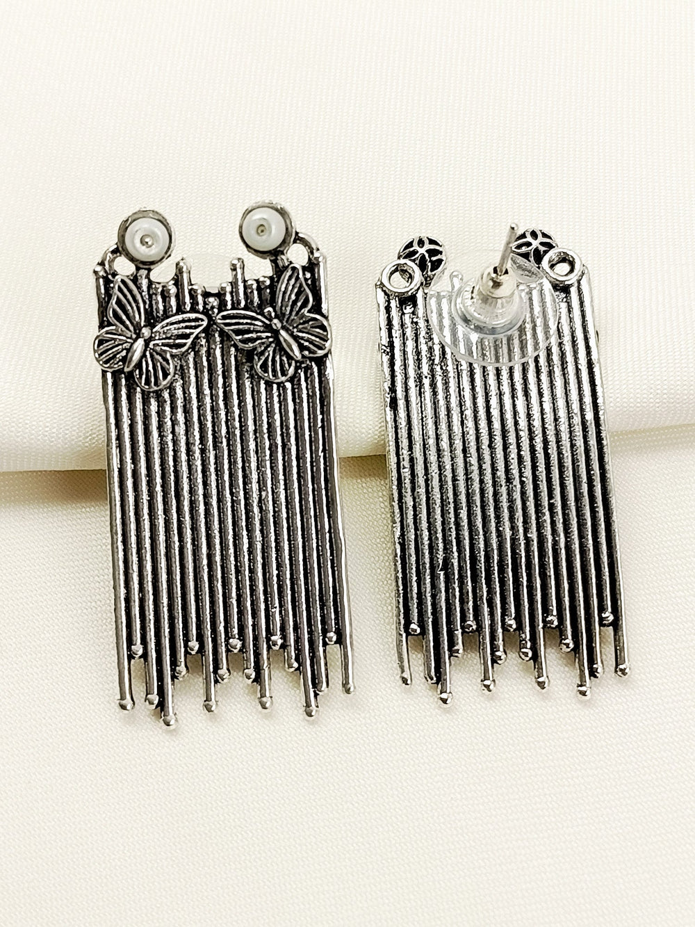 Zana White Pearl Oxidized Tops - 4.5 cm Earring