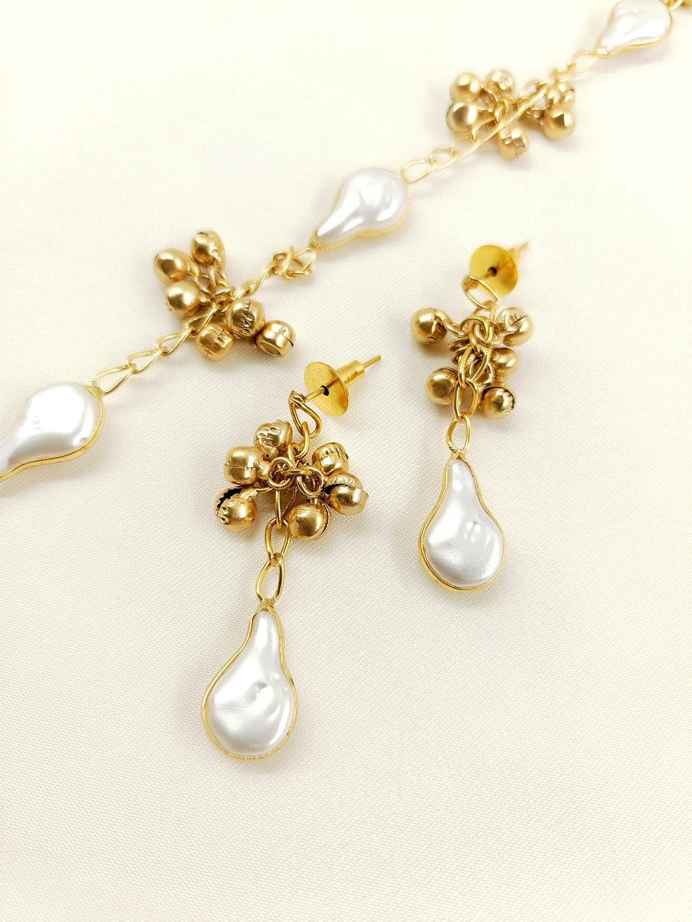 Aishwarya White Oxidized Necklace Set - Gold Plating