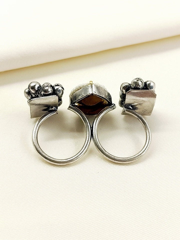 Pari White Oxidized Dual-Finger Kundan Ghungroo Ring