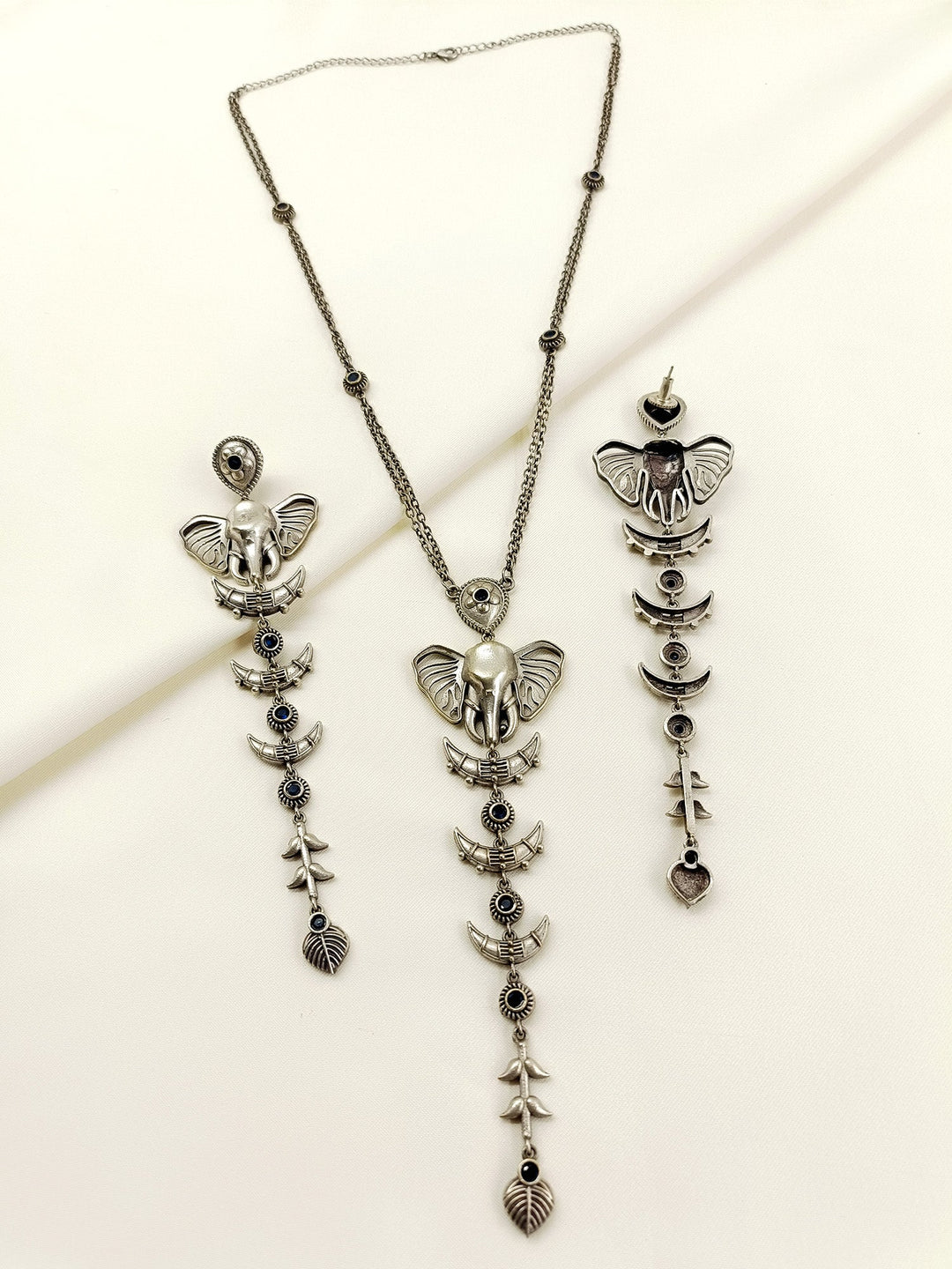 Rubi Blue Oxidized Pendant Set
