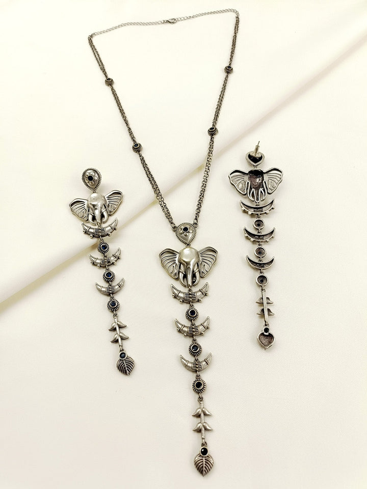 Rubi Blue Oxidized Pendant Set
