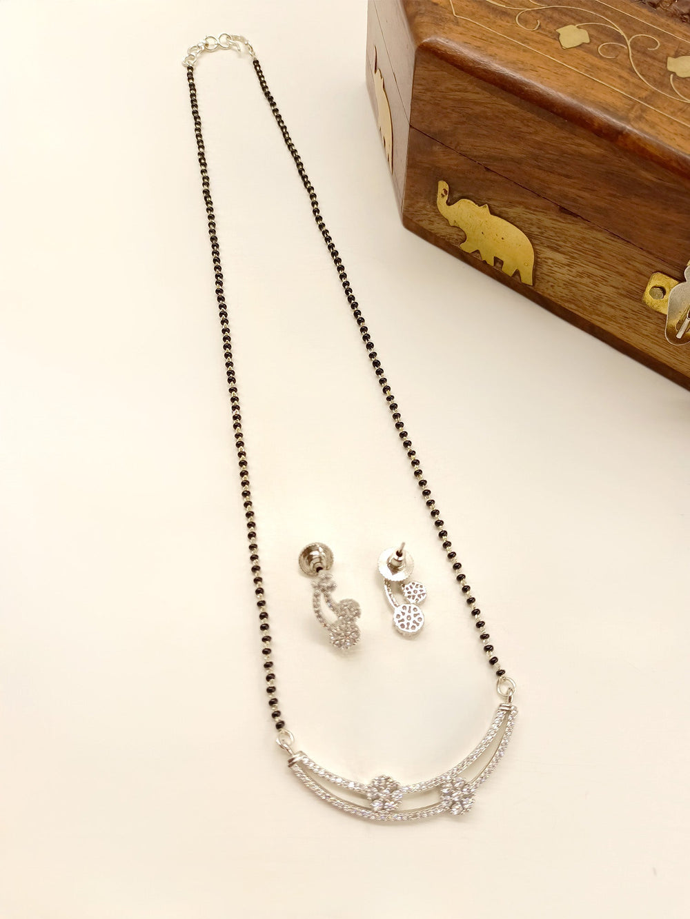 Caaruvi White American Diamond Mangalsutra