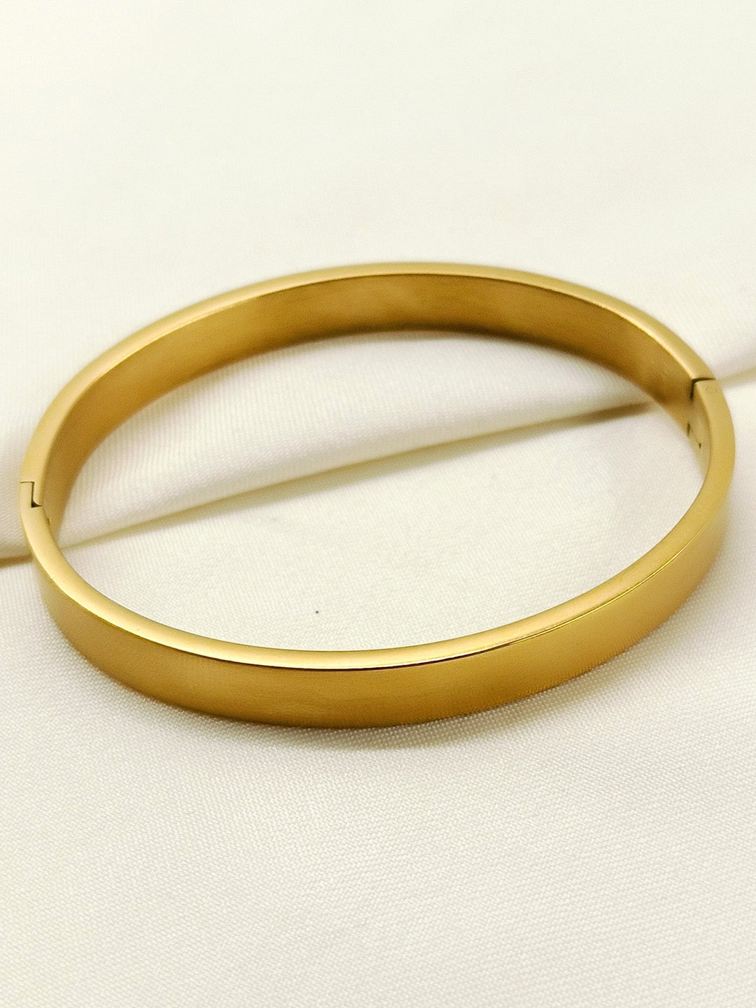 Arnavraj Golden Minimal Men&
