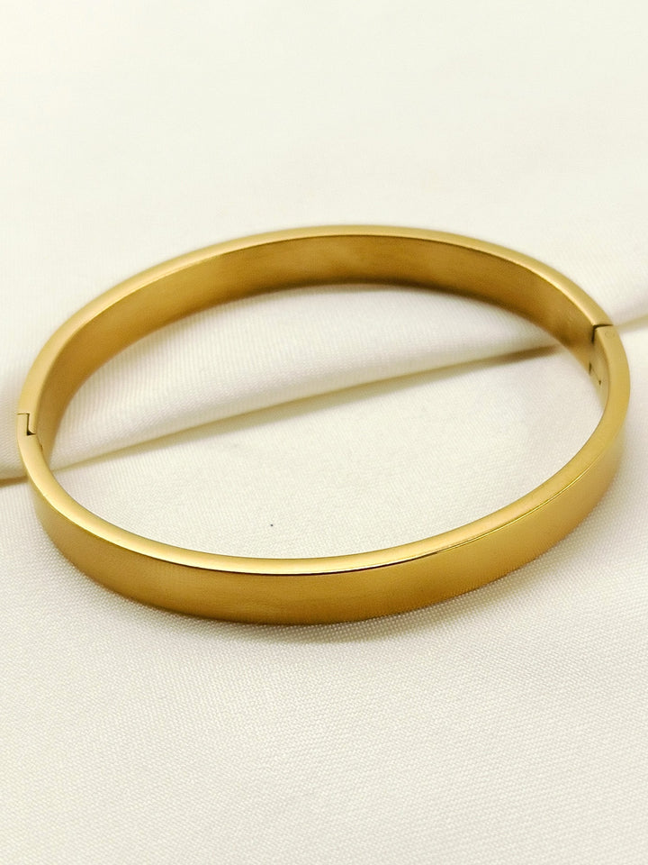Arnavraj Golden Minimal Men&