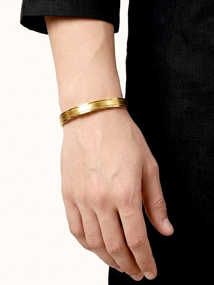 Arnavraj Golden Minimal Men&