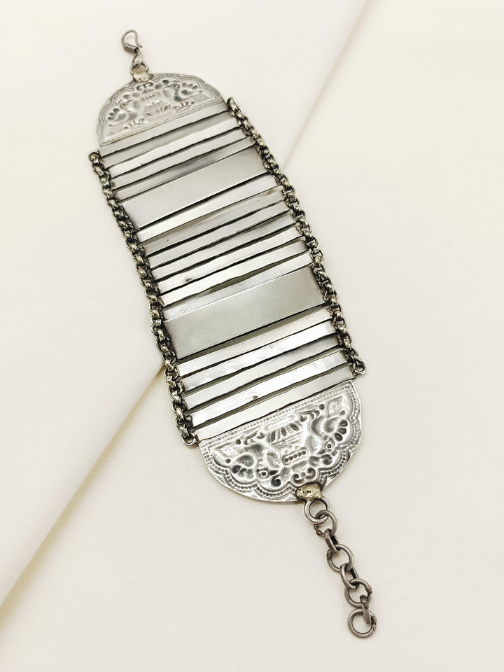 Bandhavi Plain Oxidized Bracelet