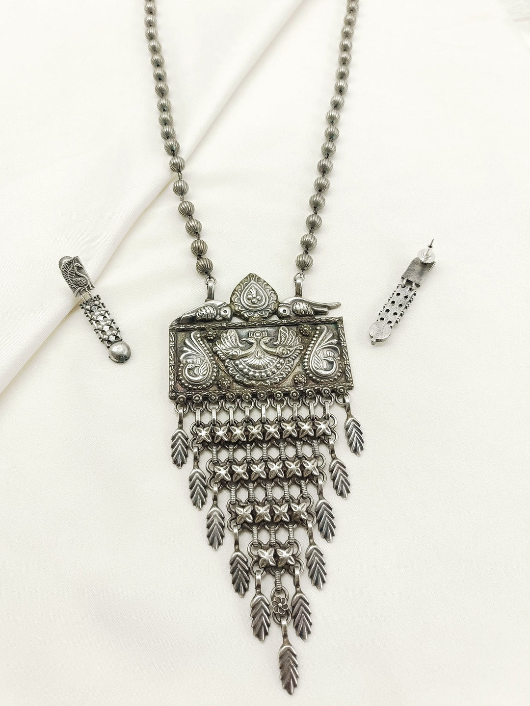 Vinesha Plain Oxidized Necklace Set