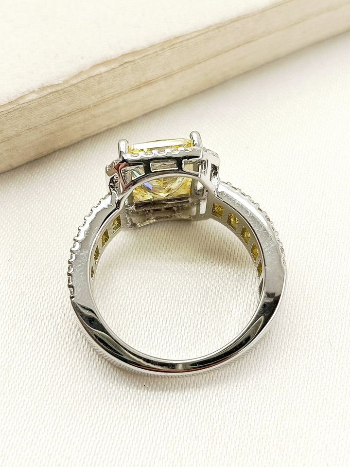 Akyli Yellow American Diamond Finger Ring