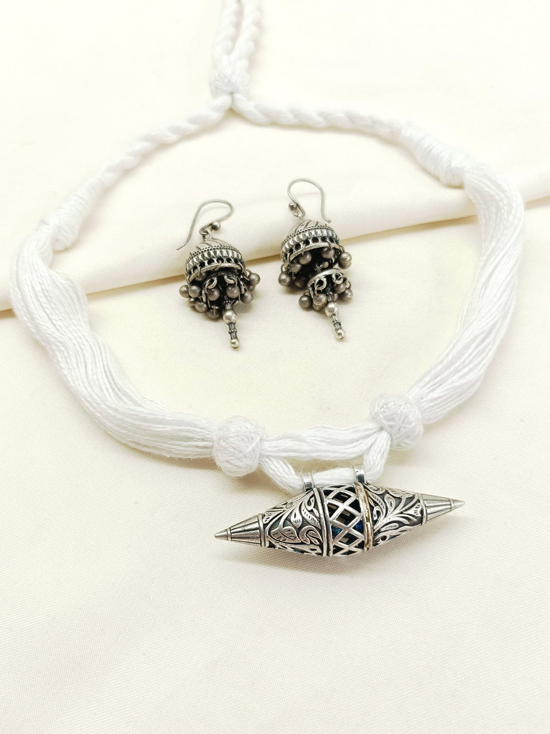 Sammi White Oxidized Necklace Set