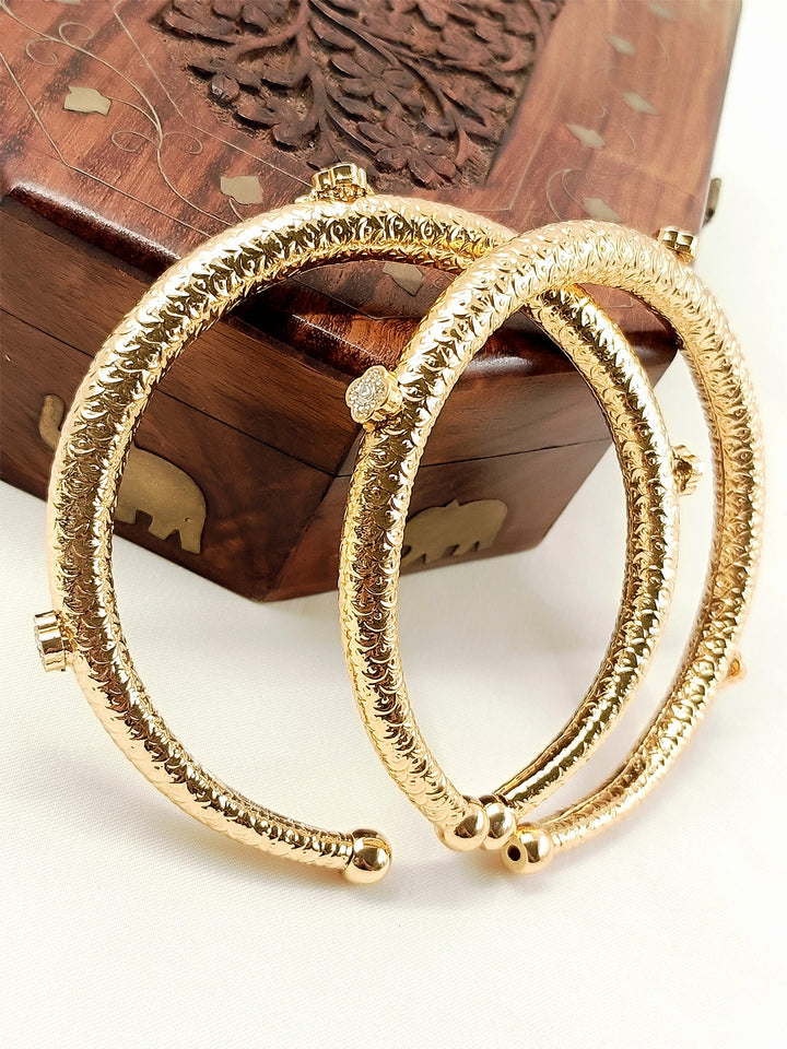 Raha Golden Hasli Styled Oxidized Anklet