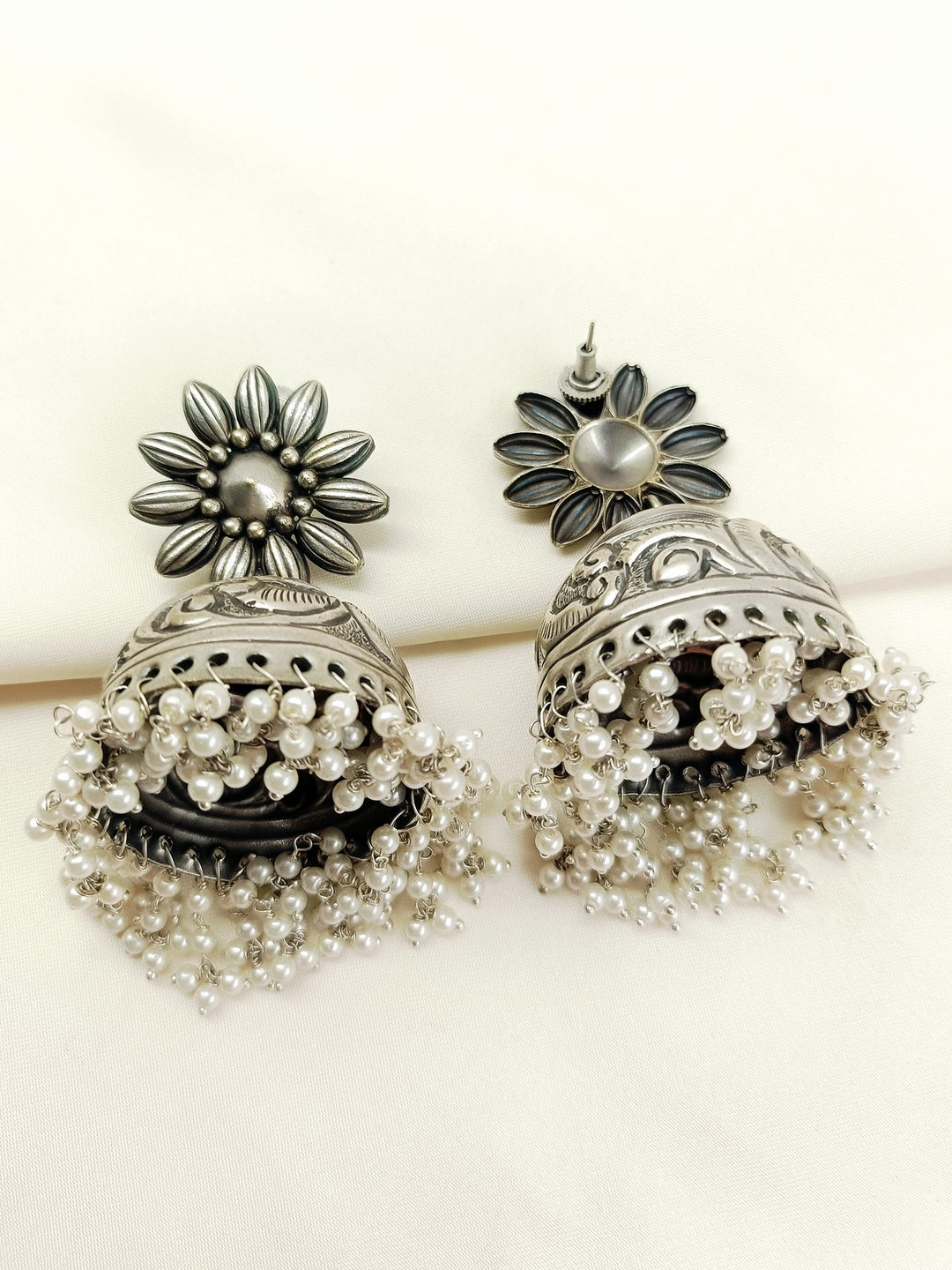 Akushi Plain Oxidized Floral Jhumki