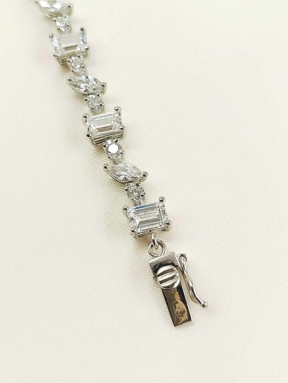 Ekaja White 92.5 Silver Swarovski Stone Bracelet
