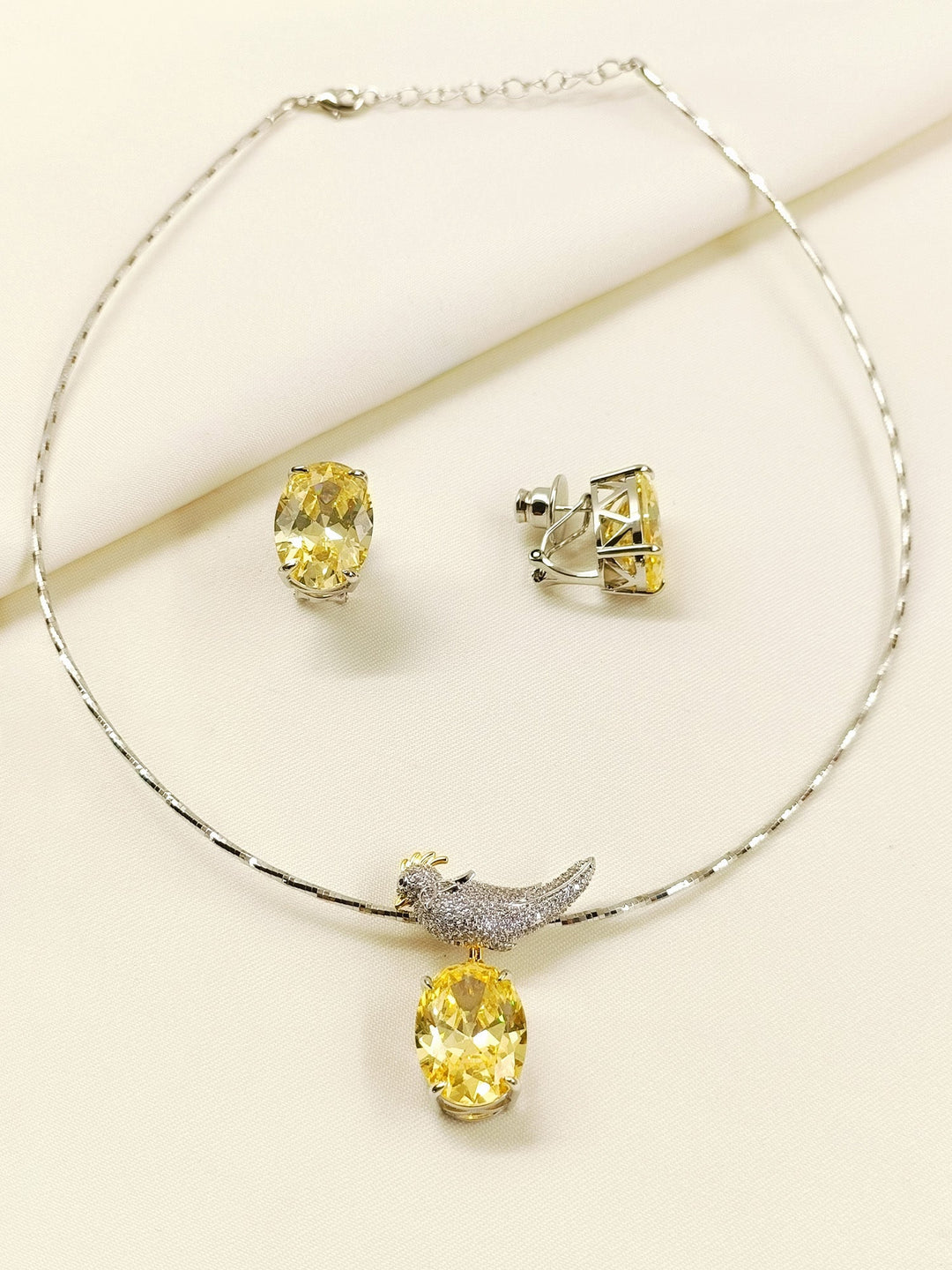 Heba Yellow American Diamond Pendant Set With Hasli
