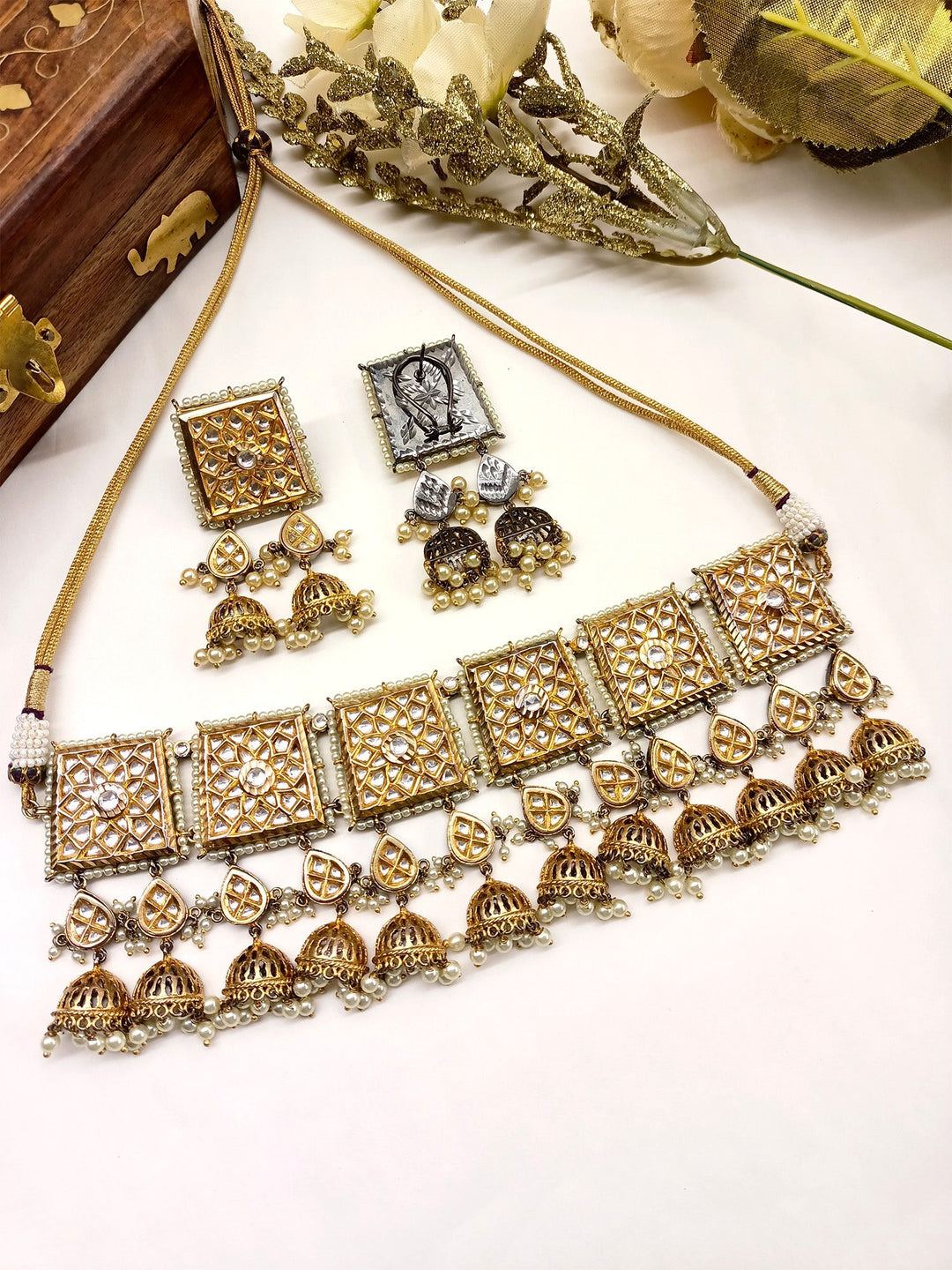 Malavika Kundan Choker Set