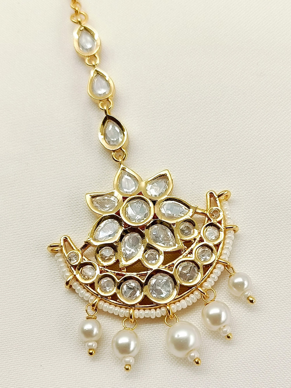 Deepshika White Kundan Teeka