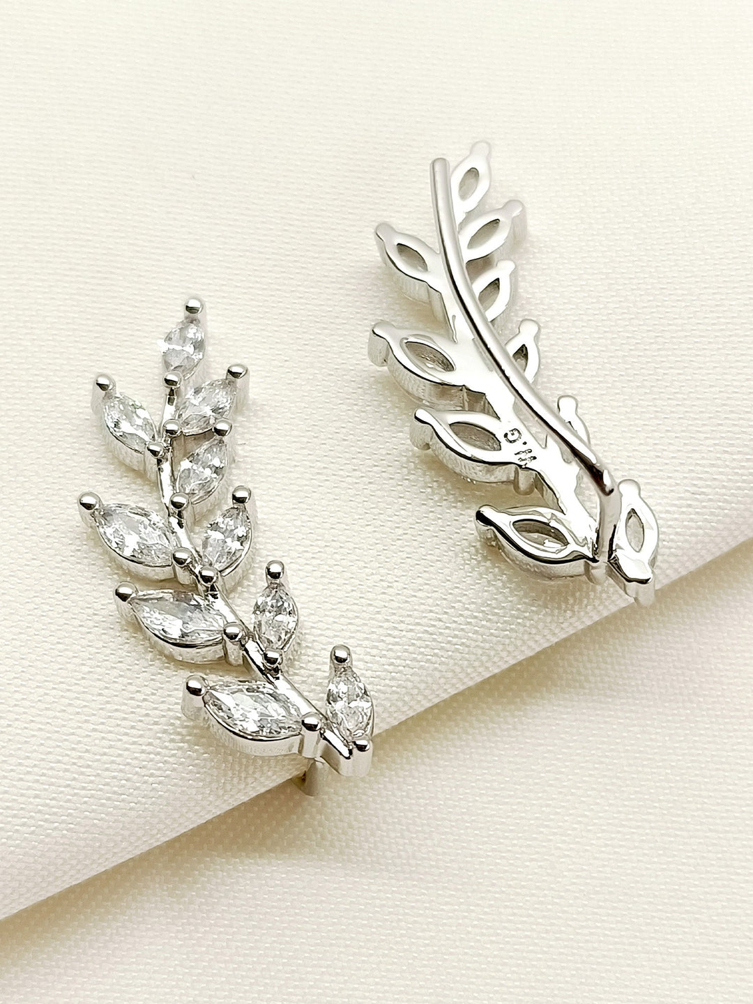 Pihu White American Diamond Earcuff