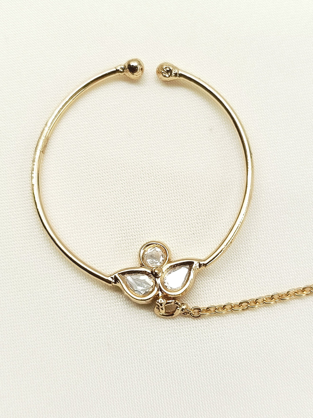 Kabini White Kundan Nath