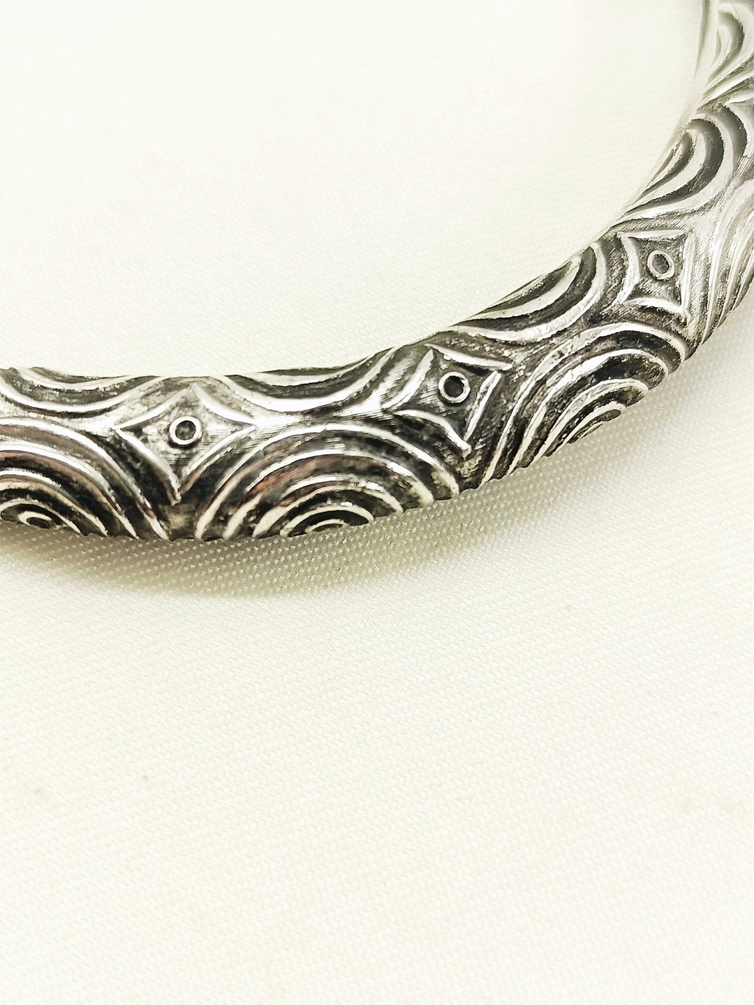 Pravardhini Plain Oxidized Bracelet