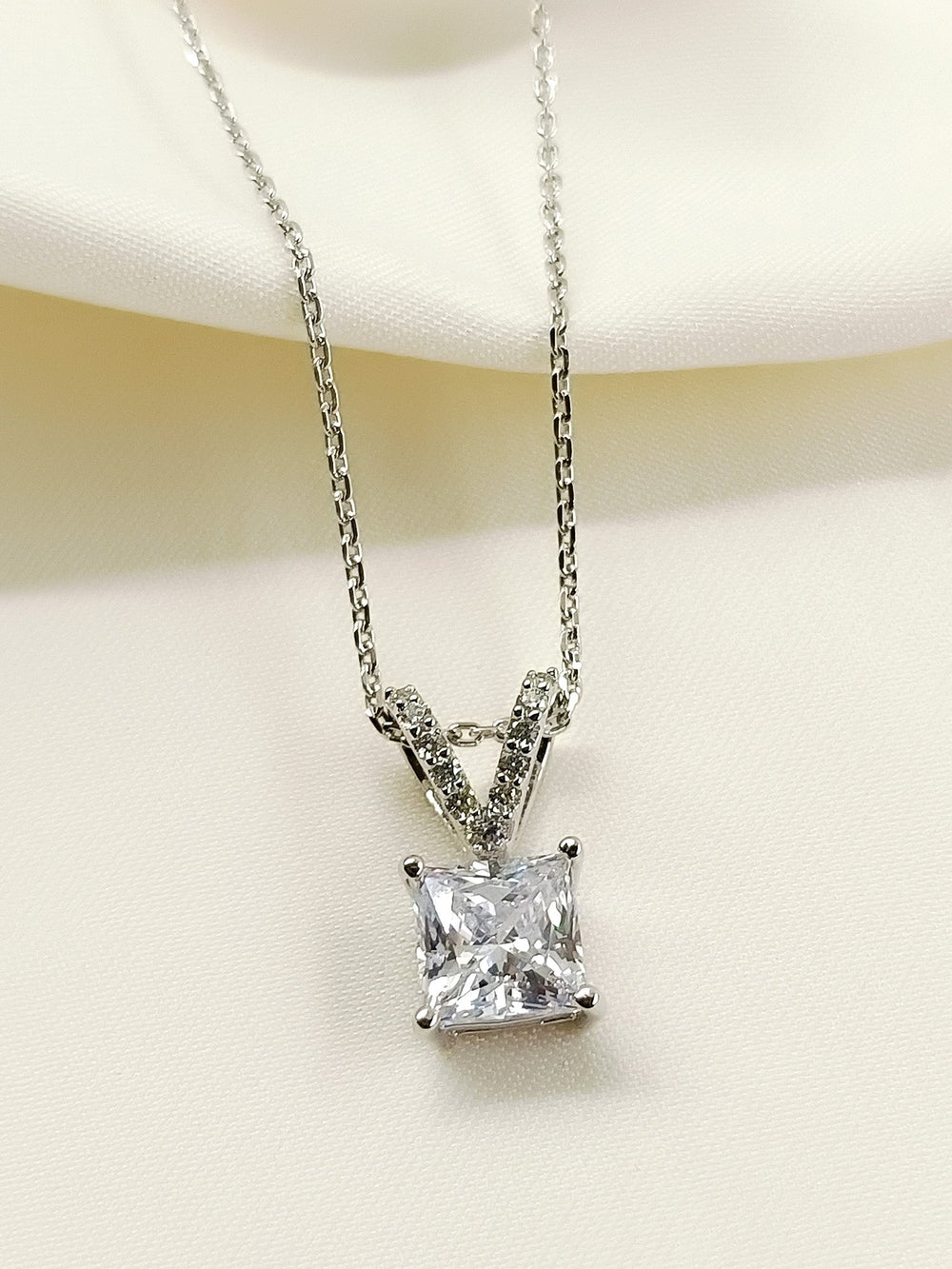 https://cdn.shopify.com/s/files/1/0607/4479/4285/files/2_4920c0ed-e290-4e30-a354-3649279242d7.jpg?v=1778152024