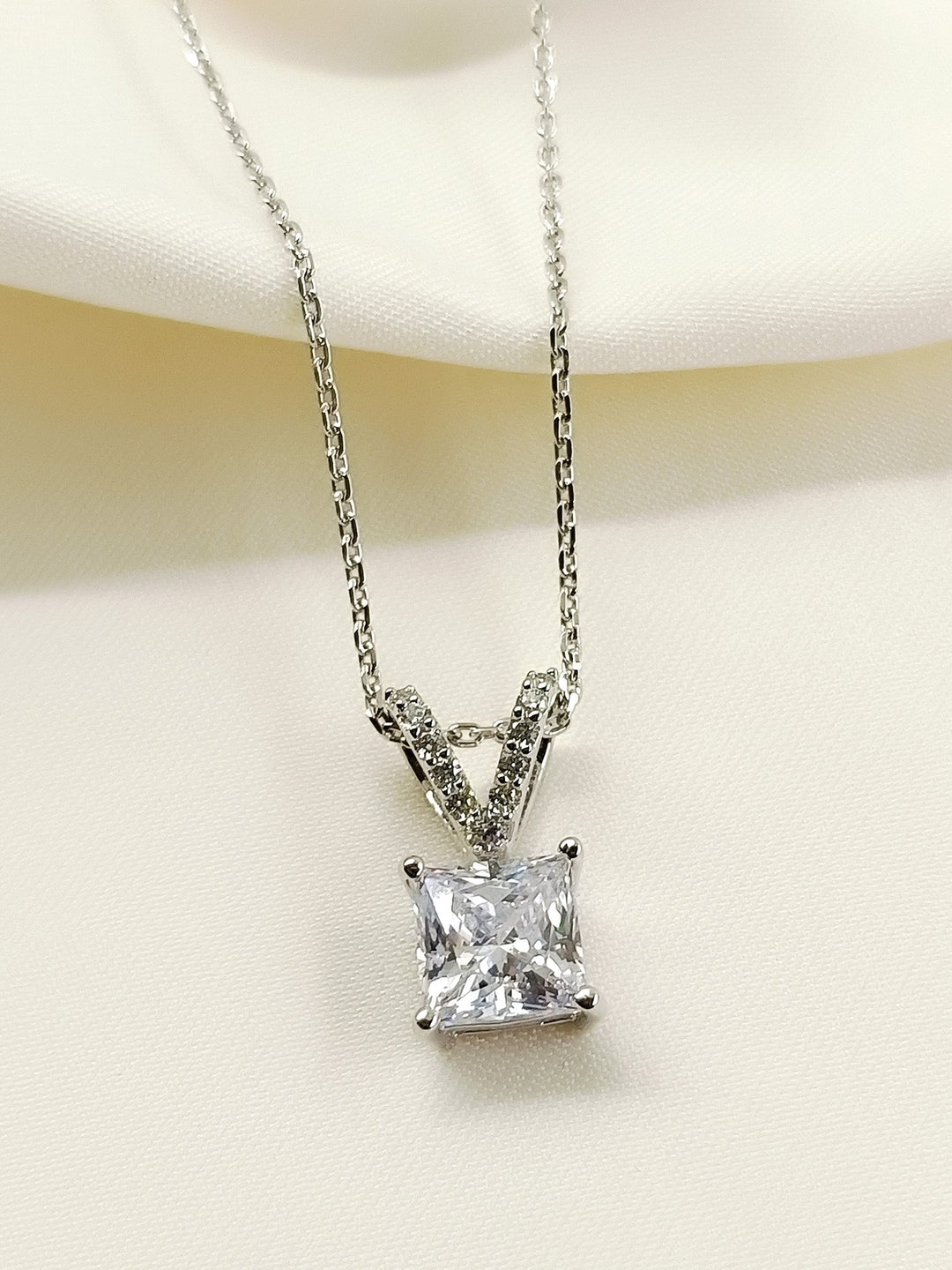 https://cdn.shopify.com/s/files/1/0607/4479/4285/files/2_4920c0ed-e290-4e30-a354-3649279242d7.jpg?v=1778152024