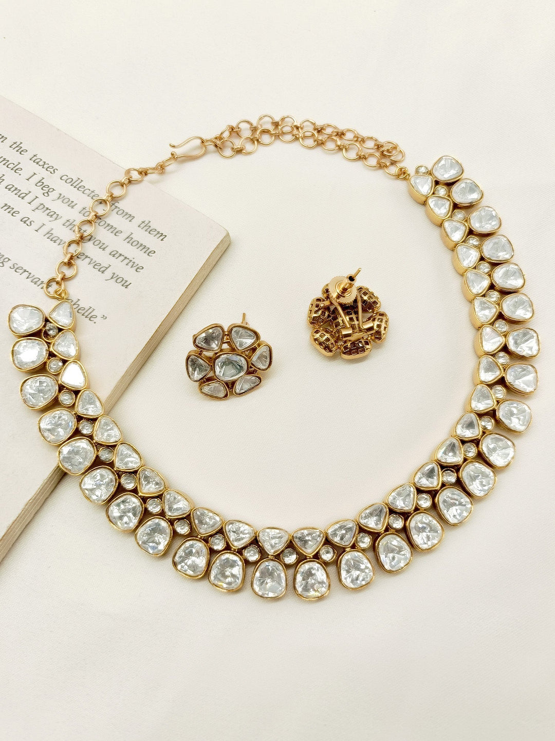 Iliana White Kundan Necklace Set