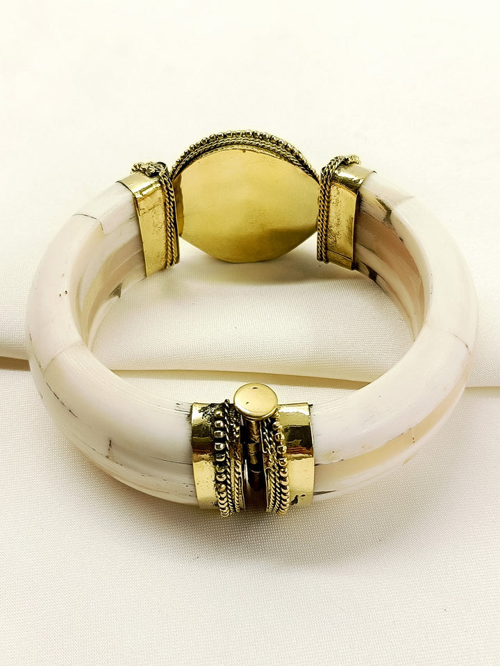 Idhik Men’s Royal Black Onyx Stone Tribal Bone Bracelet