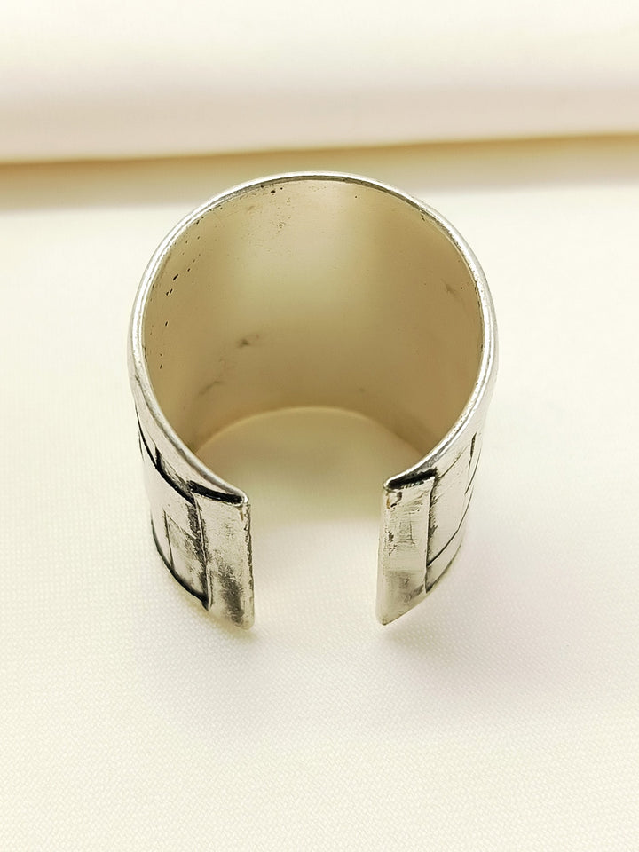 Kavyaan White Oxidized Finger Ring