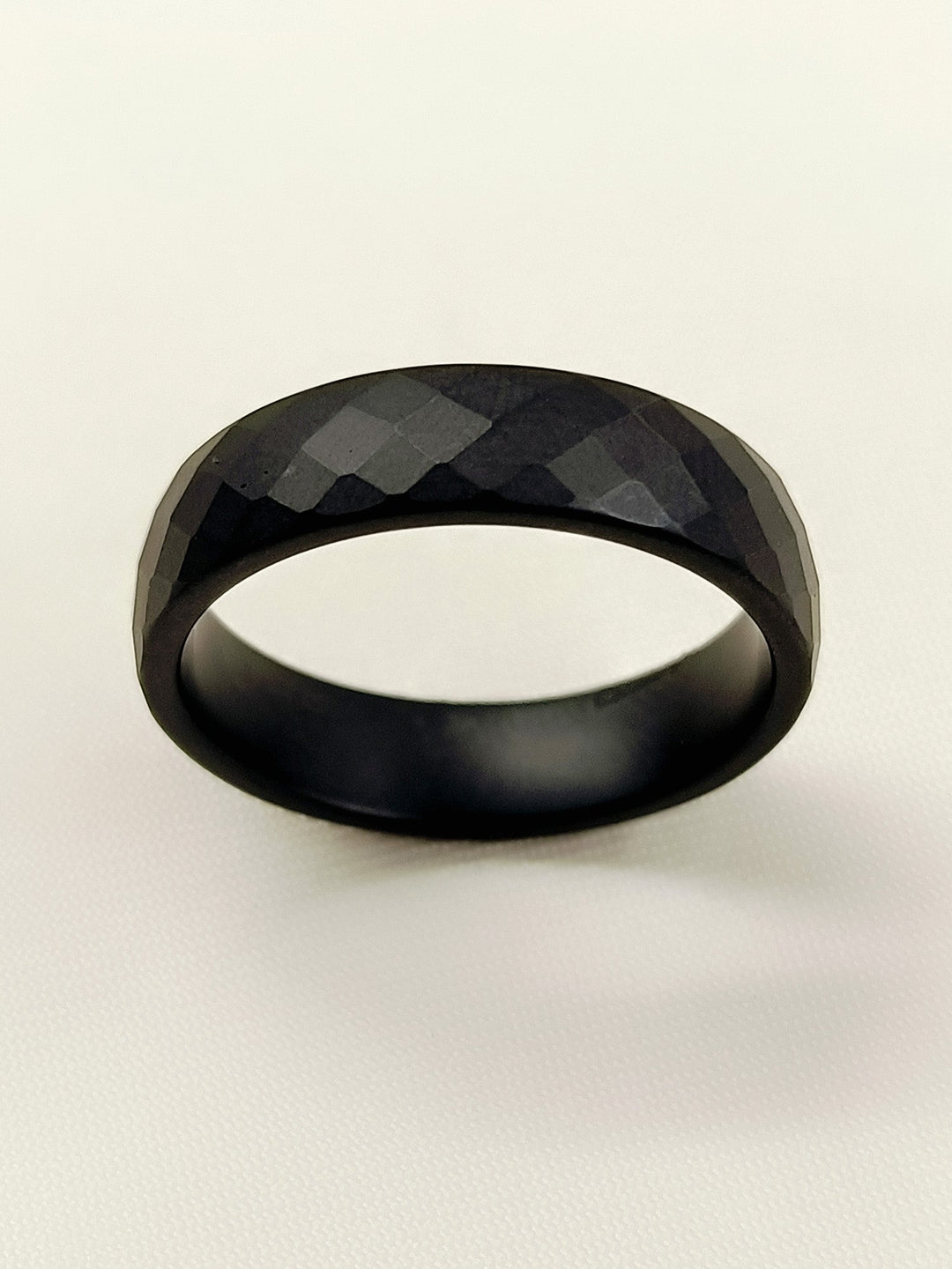 Anand Black Faceted Band Men&