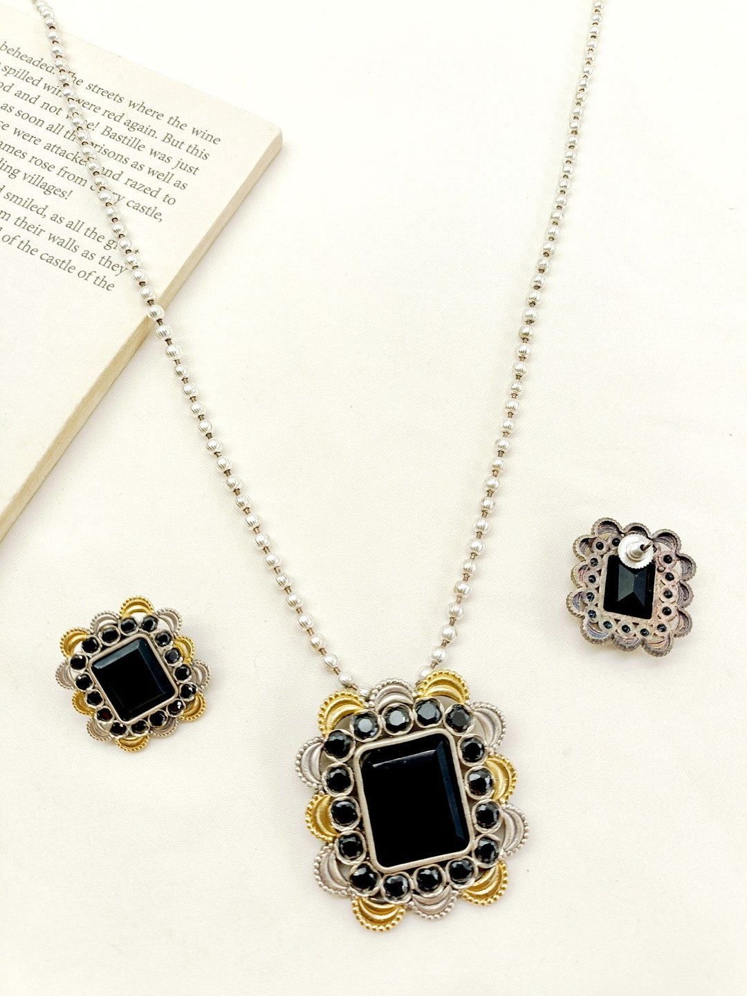 Fulwari Black Oxidized Pendant Set