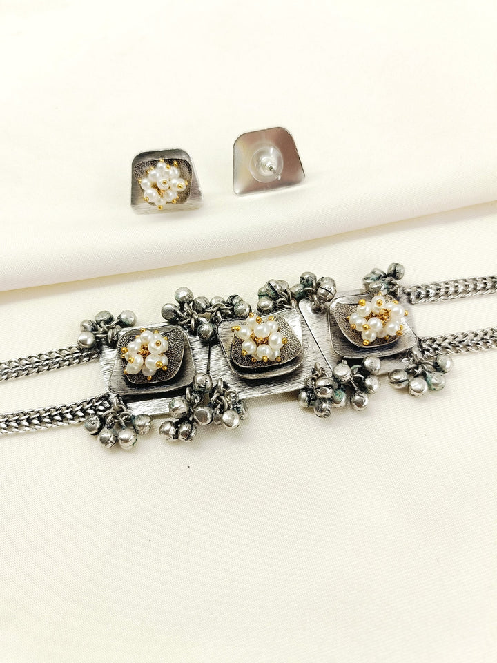 Vineeta White Pearl Oxidized Choker Set