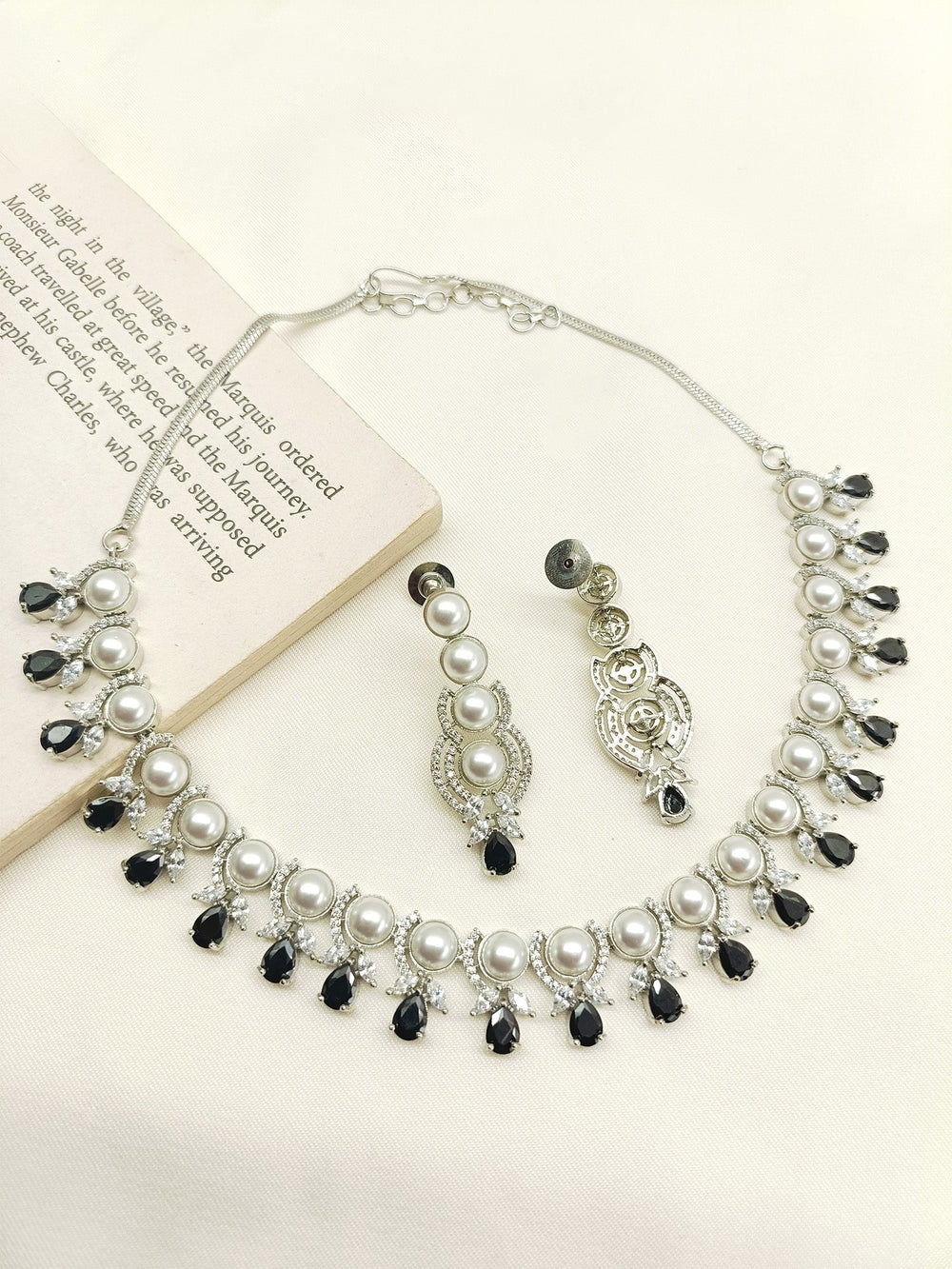 Helicoid Black American Diamond Necklace Set