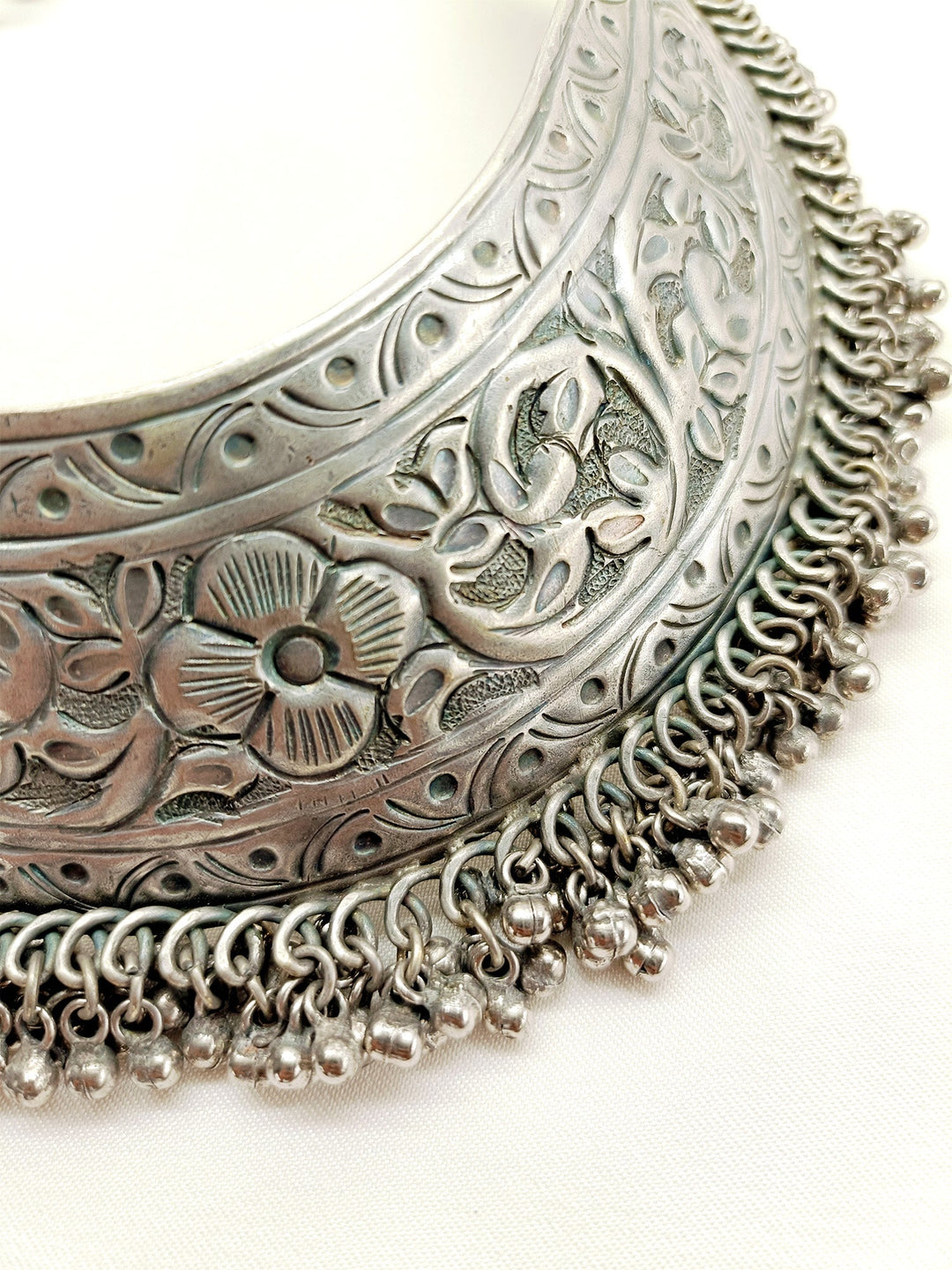 Hunar German Silver Oxidized Neckpiece