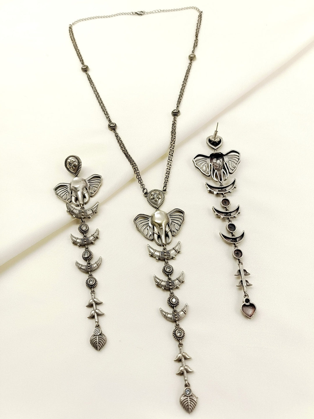 Ghazal White Oxidized Pendant Set