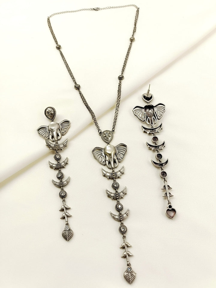 Ghazal White Oxidized Pendant Set