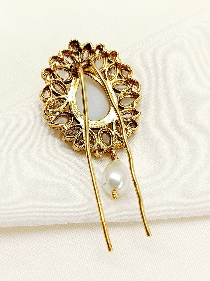 Trinity White Pearl Juda Brooche