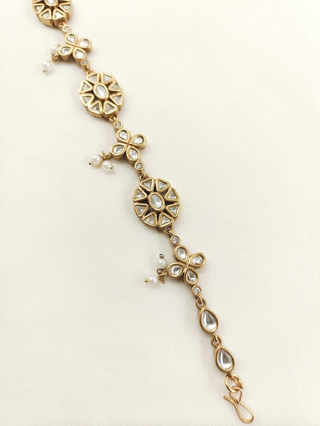 Omi White Kundan Sheeshpatti