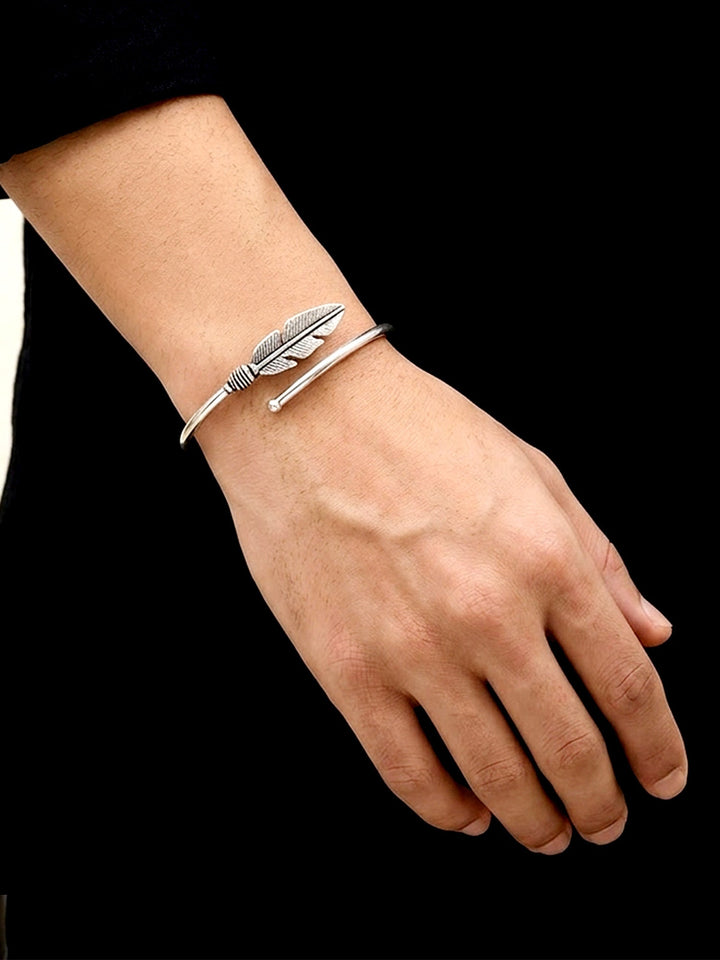 Nitesh Silver Feather Men&