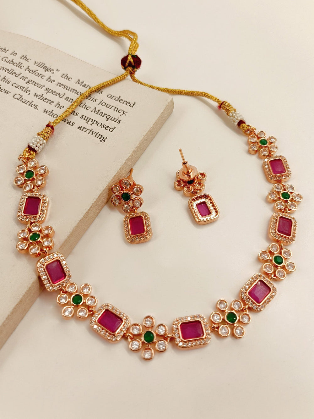 Saoirse R & G Antique Necklace Set