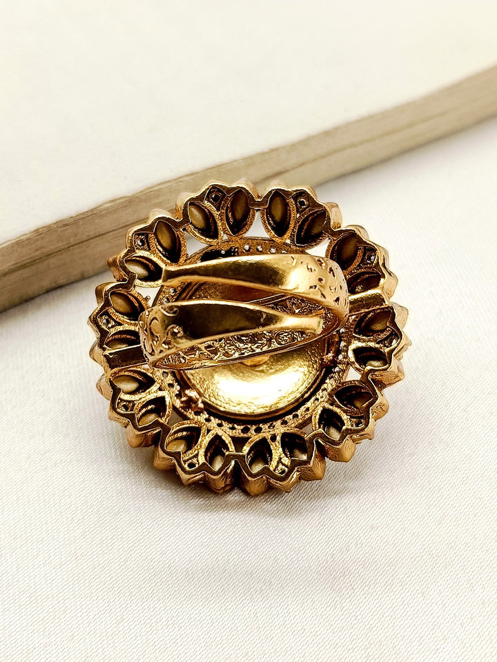 Vada White Kundan Finger Ring