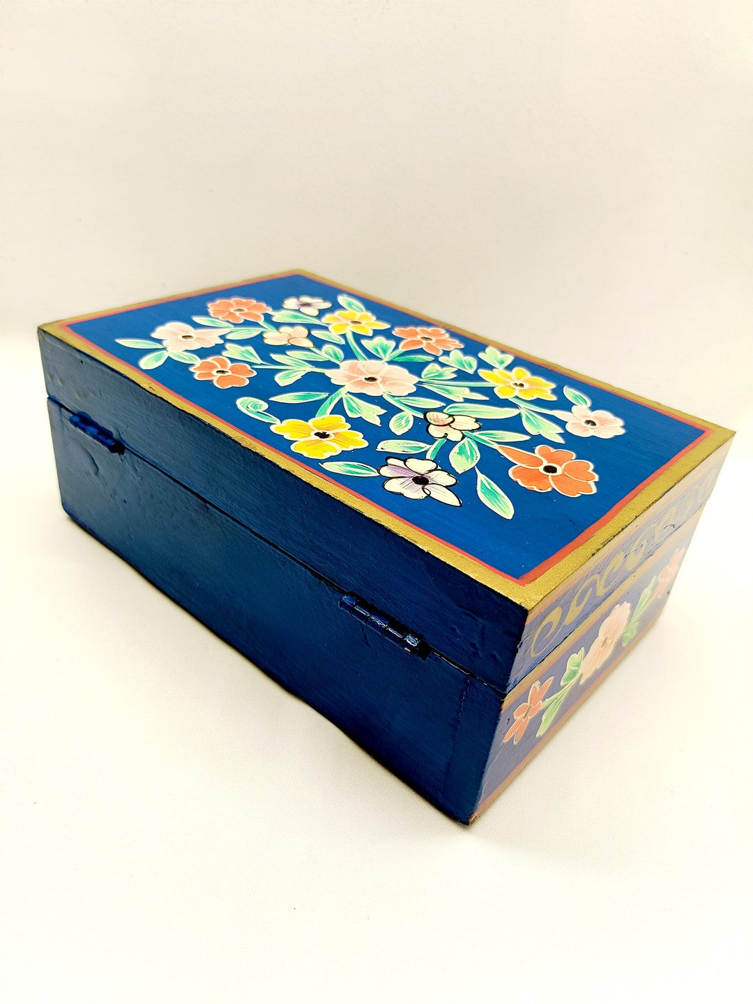 Kanchoi Bunch Of Flowers Box Fine Painted