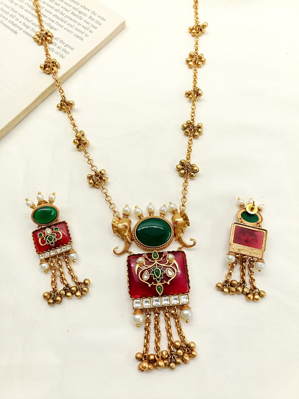 Fereen M & G Boutique Necklace Set