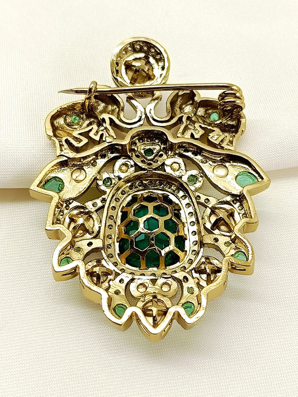 https://cdn.shopify.com/s/files/1/0607/4479/4285/files/2_7f225dc4-e86c-42dd-a03d-3735cf5bb198.jpg?v=1777636712